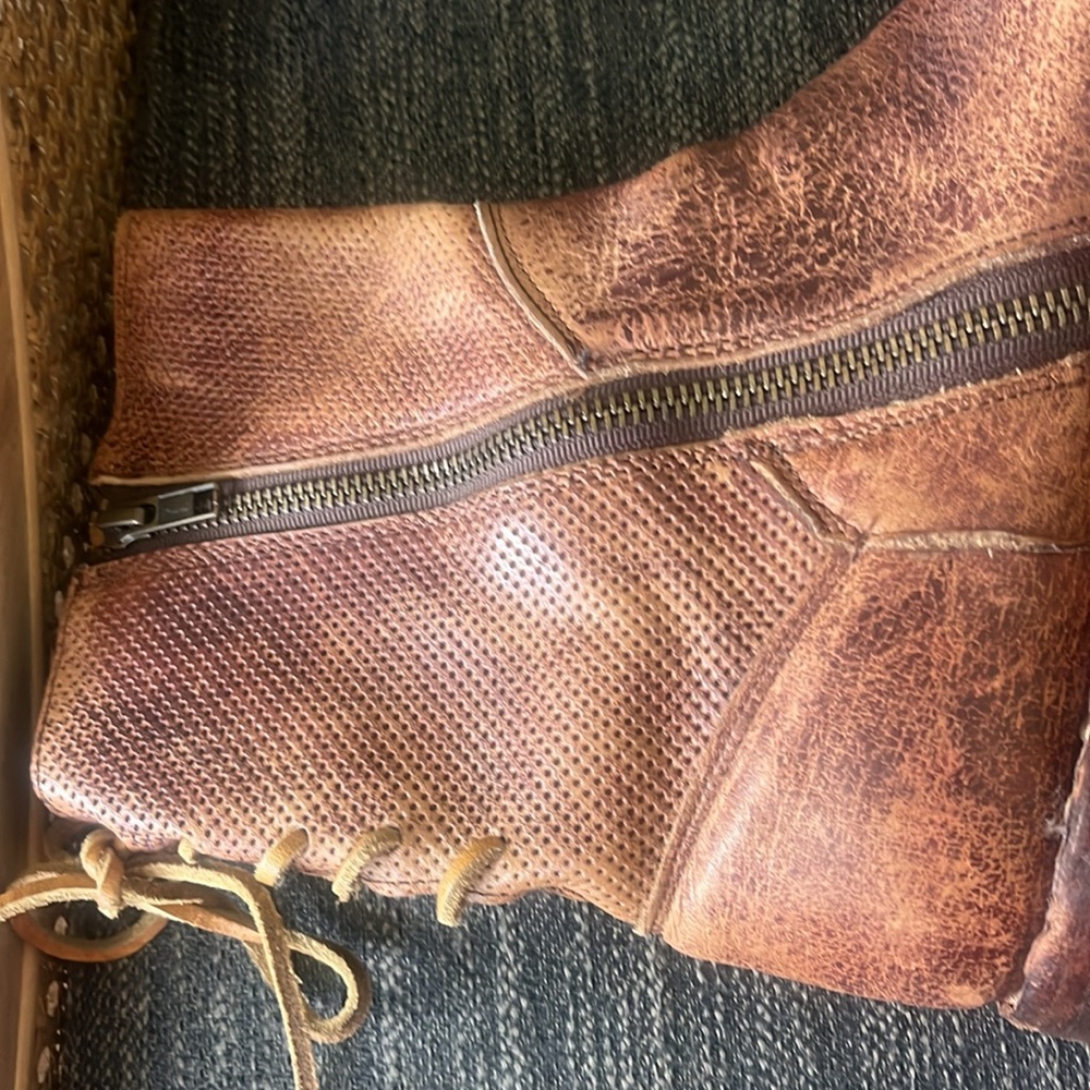 Gorgeous Bed Stu Newark distressed leather lease back healed boots size 8 - Picture 10 of 11